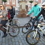 Foto: Ieva Leiniša, LETA, Jauns.lvhttp://jauns.lv/foto/zinas/33622-piketa-pie-rigas-domes-pieprasa-veloinfrastrukturas-uzlabosanu
