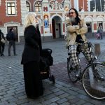 Foto: Ieva Leiniša, LETA, Jauns.lvhttp://jauns.lv/foto/zinas/33622-piketa-pie-rigas-domes-pieprasa-veloinfrastrukturas-uzlabosanu