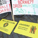 Foto: Ieva Leiniša, LETA, Jauns.lvhttp://jauns.lv/foto/zinas/33622-piketa-pie-rigas-domes-pieprasa-veloinfrastrukturas-uzlabosanu